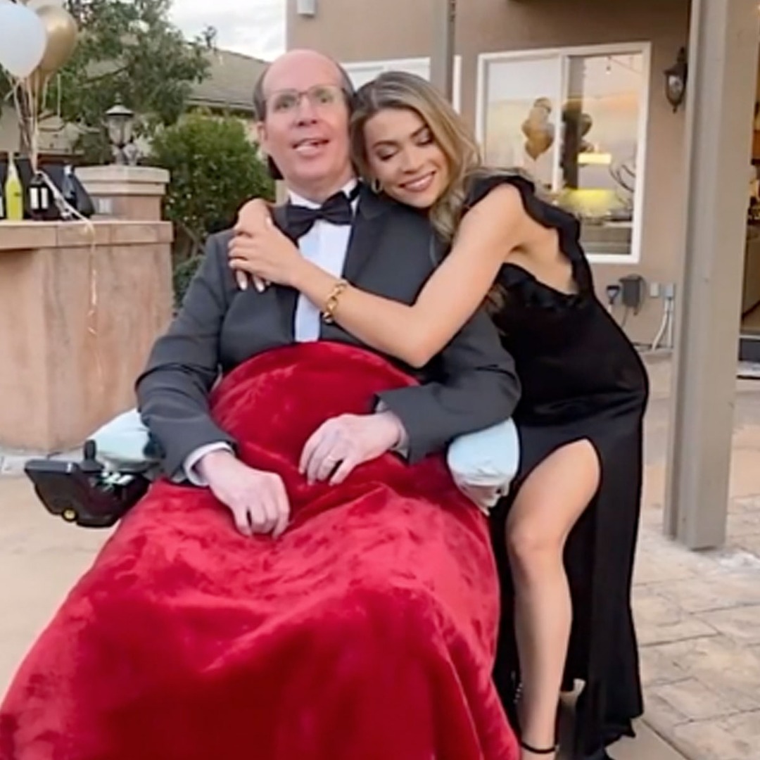 The Bachelor Star Sarah Trott's Dad Dies After 6-Year ALS Battle - E! Online - NewsOpener The Bachelor Star Sarah Trott's Dad Dies After 6-Year ALS Battle - E! Online